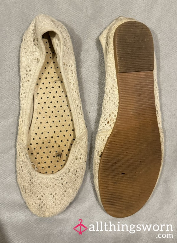 Well Worn Broderie Pumps