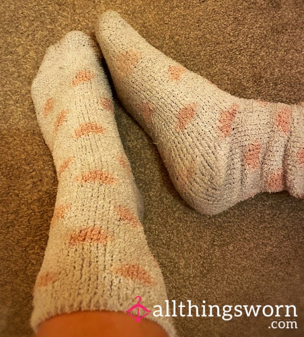 Well-worn Fluffy Socks 🧦😷