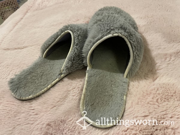 Well Worn, Grey Size 4 Women’s Slippers