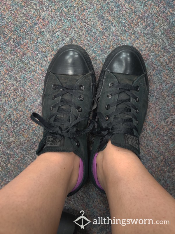 Well Worn Low Top Black Converse