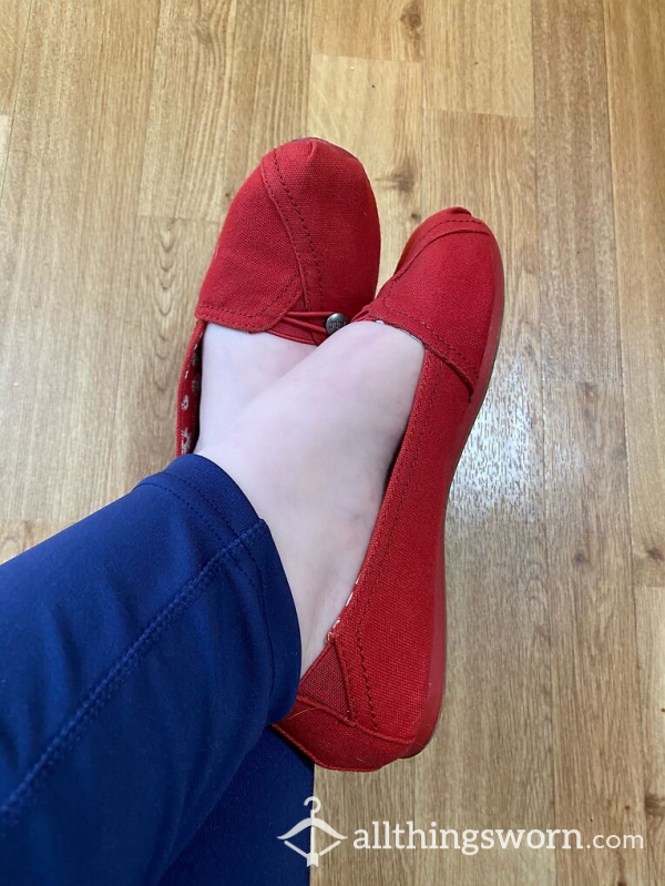 Well Worn Madlove Women’s Red Flats Size 9