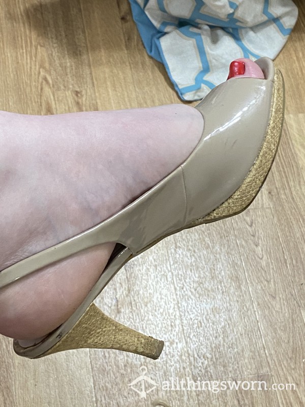 👠👠Well Worn Nude Heels Size 8M 👠👠