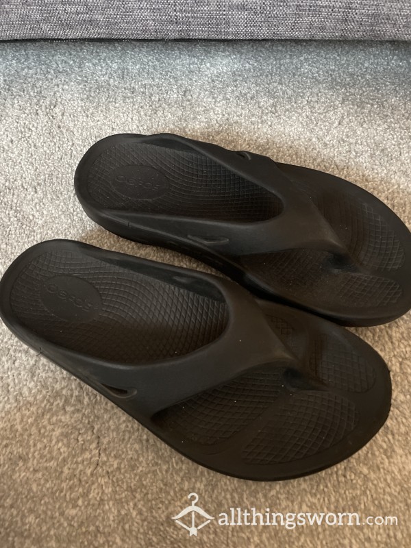 Well Worn Oofos Support Flip Flops Size 5