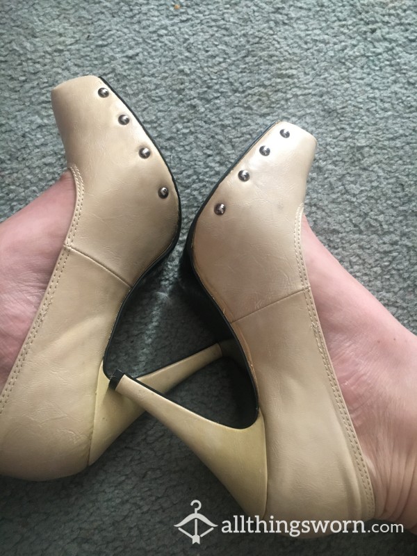 Well Worn Retro Style S**y Nude Heels