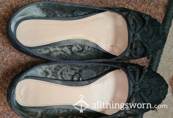 Well Worn Size 8 Flats