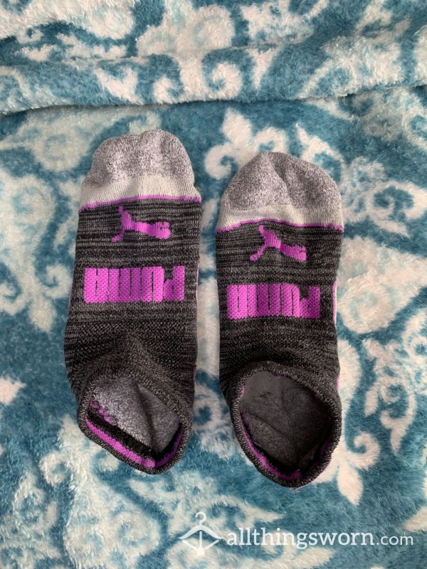 Well Worn Stinky Purple And Gray Ankle Puma SOCKS