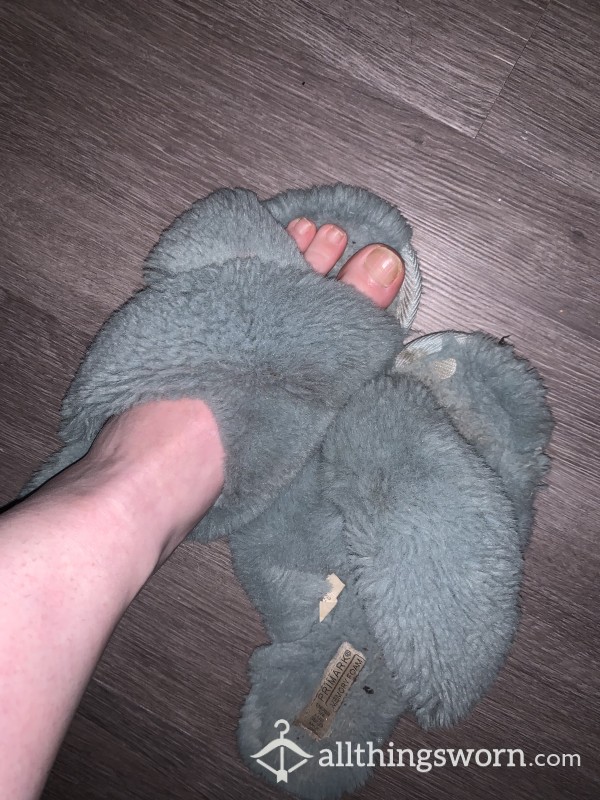 Well Worn Toe Imprinted Slippers<3