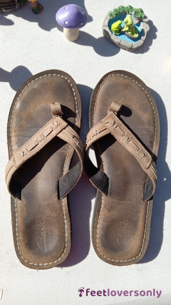 Well Worn Toe Print Flat Sandals