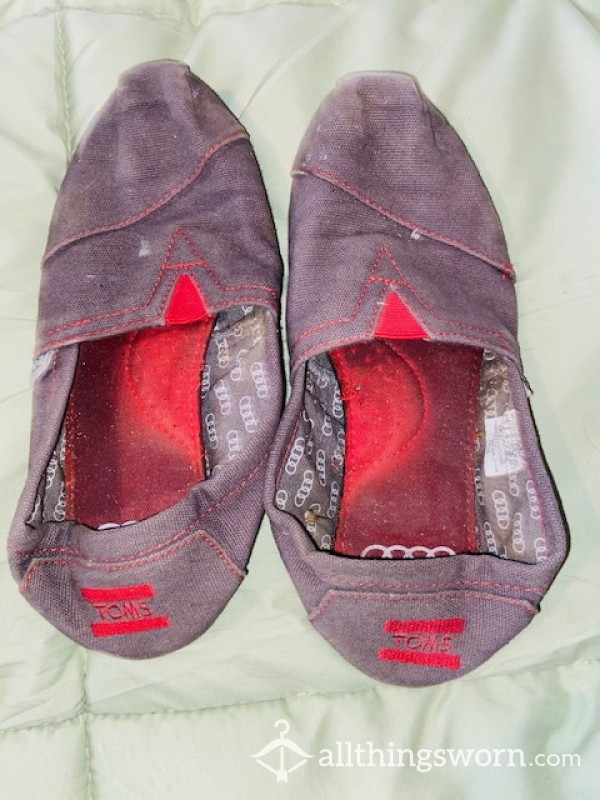 Well Worn TOMS W Footprints