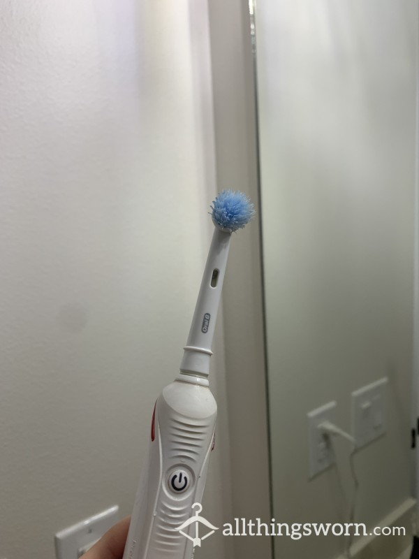 Well Worn Toothbrush Head