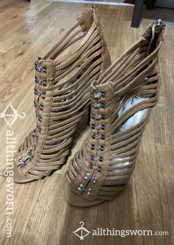 Well Worn Women’s Strappy Heels Size 6