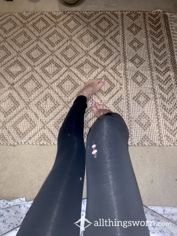 WELL Worn Yoga Pants/leggings!