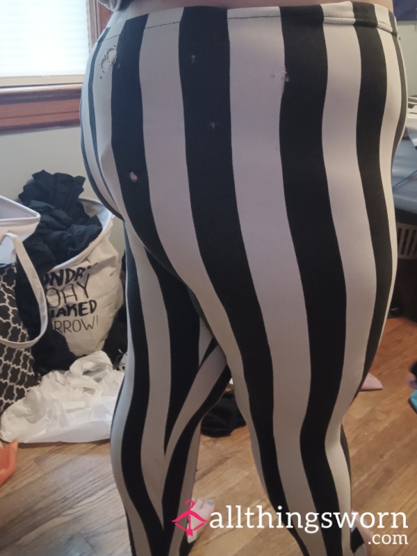 White & Black Stripped Cotton Leggings Well Worn- Size L