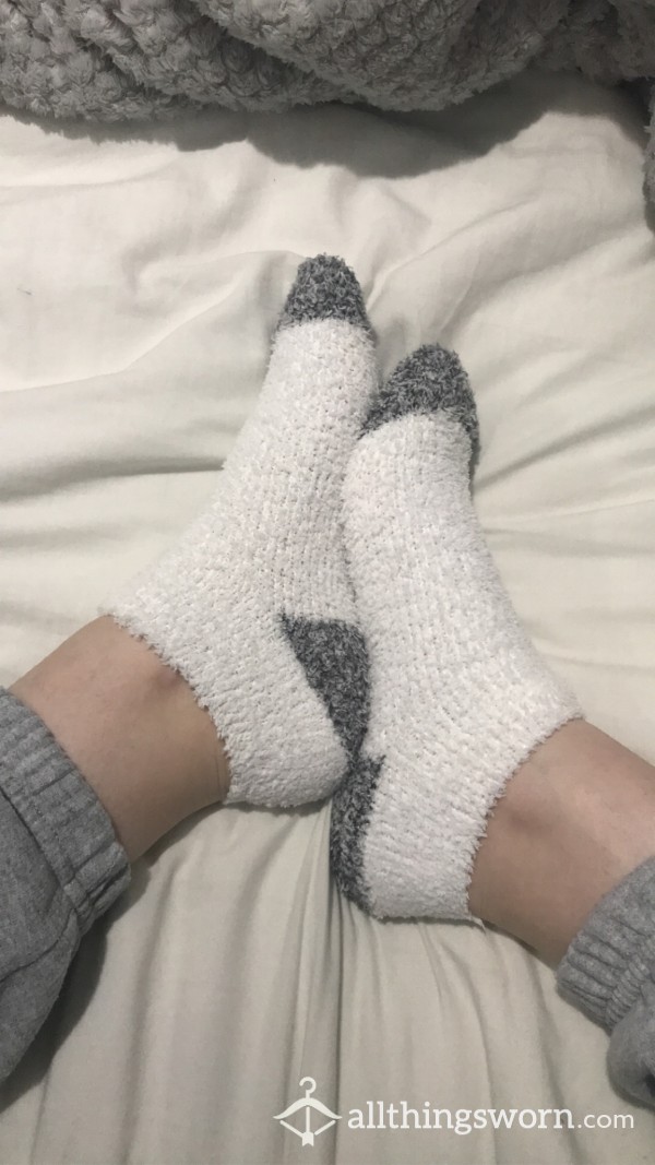 White Fluffy Socks🤍