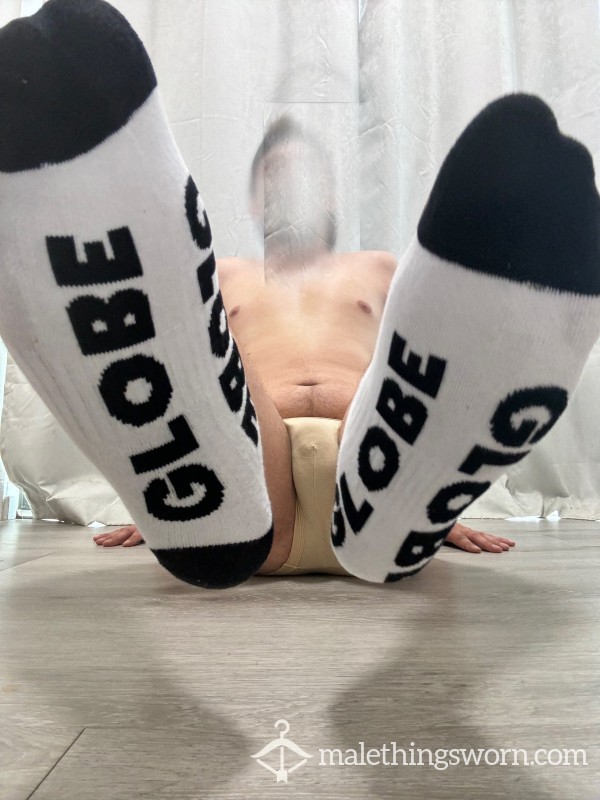 GLOBE STINKY W&B SOCKS