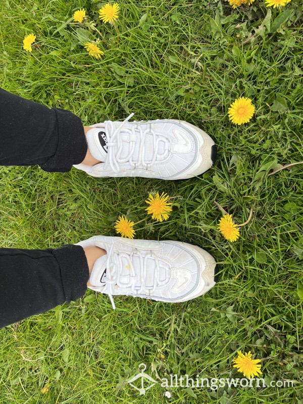 White Nike Air Max 98s