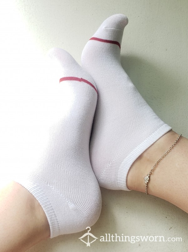 White No-Show Socks😚