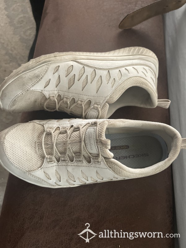 White Skechers Woman’s Size 8