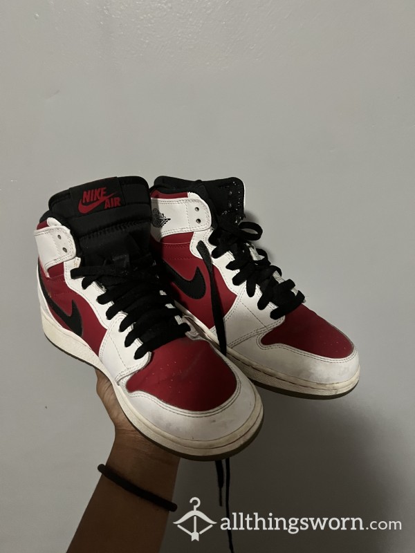 Worn Nike Jordan 1