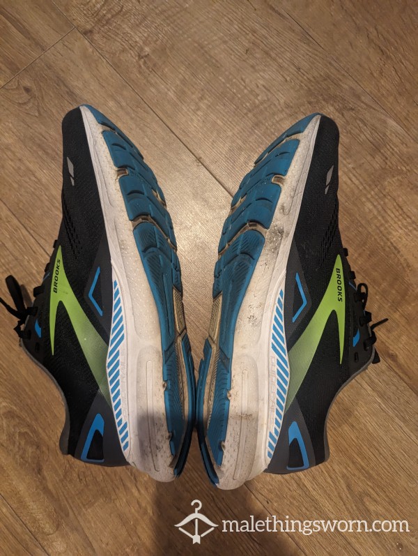 WORN SIZE 13 UK BROOKS RUNNING TRAINERS!