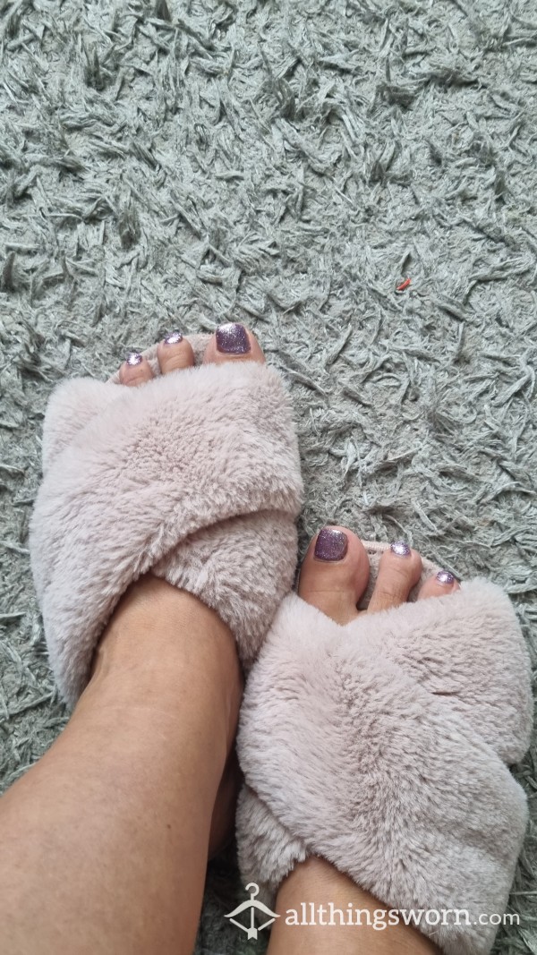 Worn Slip On Fluffy Slider/slippers