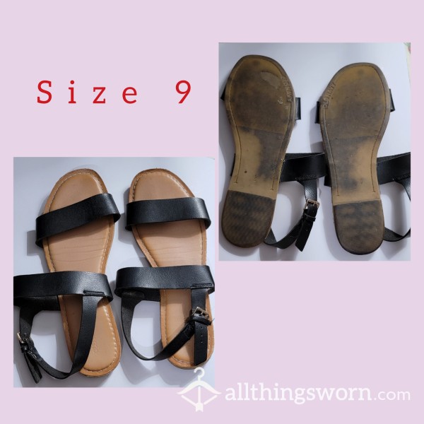 Worn The F**k Out Black Old Navy Sandals- Size 9