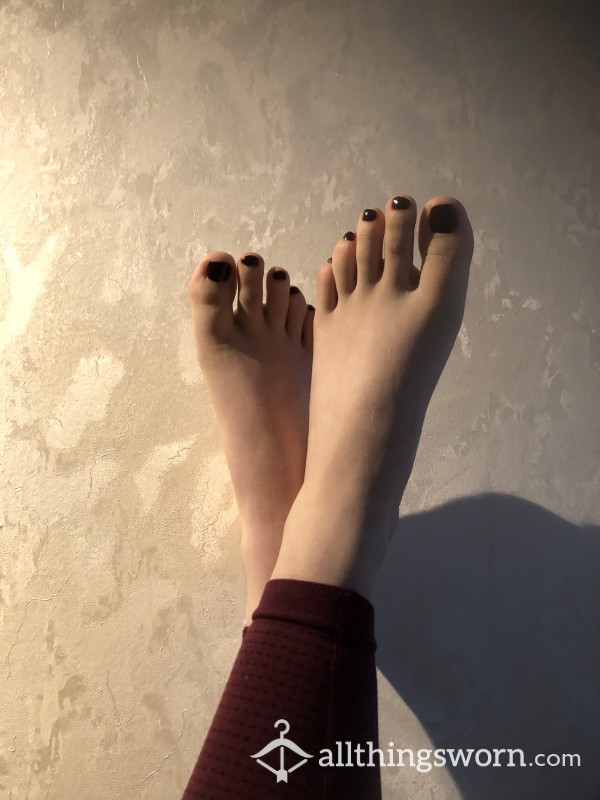 Feetangelfeetdevil